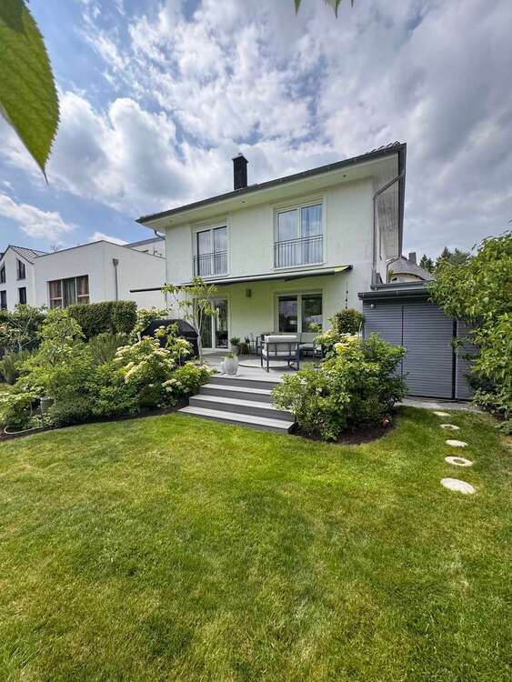 Thumbnail-Haus zum Kaufen in Berlin - Wannsee 1.700.000,00 € 150 m²