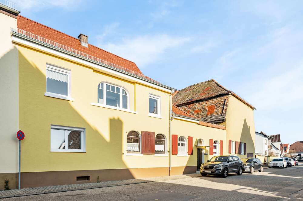 Thumbnail-Haus zum Kaufen in Römerberg 325.000,00 € 235 m²