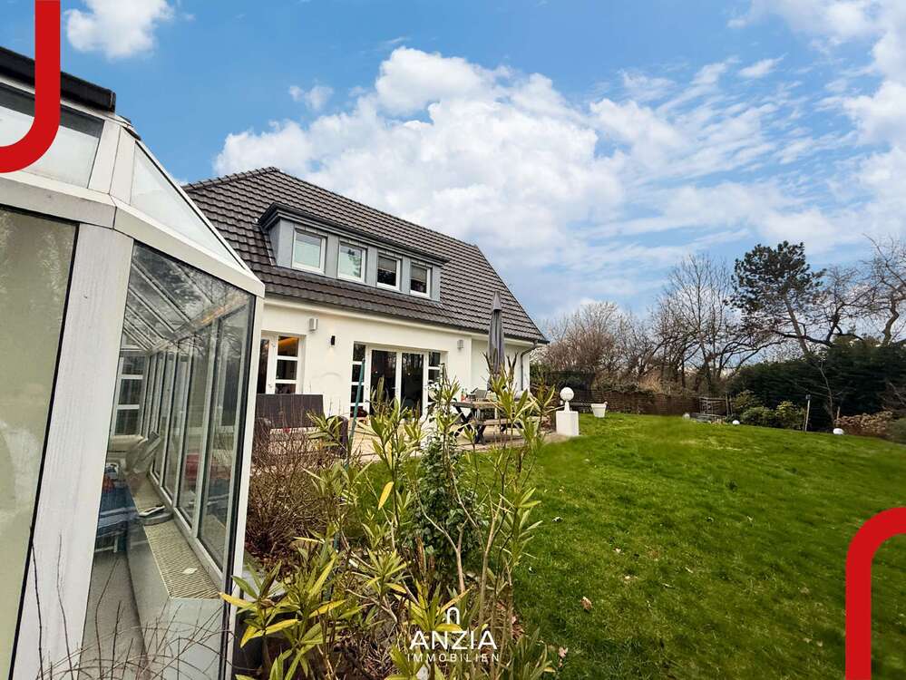 Thumbnail-Haus zum Kaufen in Düsseldorf 1.950.000,00 € 242 m²