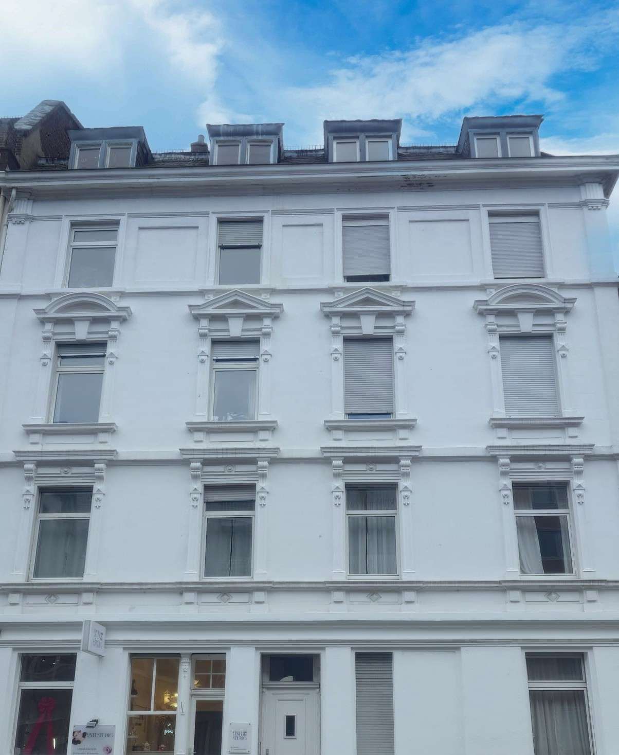 Thumbnail-Haus zum Kaufen in Frankfurt 6.980.000,00 € 1232 m²