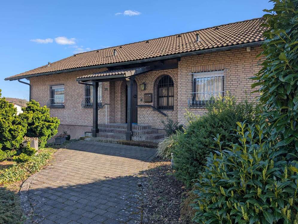 Thumbnail-Haus zum Kaufen in Bergneustadt 495.000,00 € 258 m²