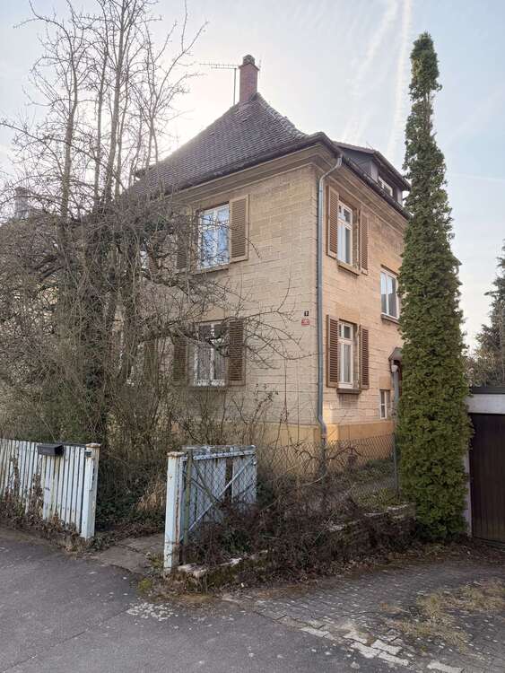 Thumbnail-Haus zum Kaufen in Stuttgart 700.000,00 € 178 m²