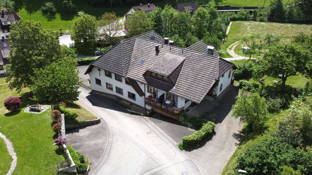 Thumbnail-Haus zum Kaufen in Simonswald 1.295.000,00 € 723 m²