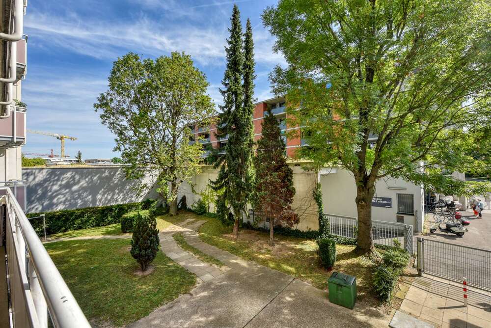 Thumbnail-Wohnung zum Kaufen in Stuttgart-ZuffenhausenRot 206.000,00 € 60.2 m²