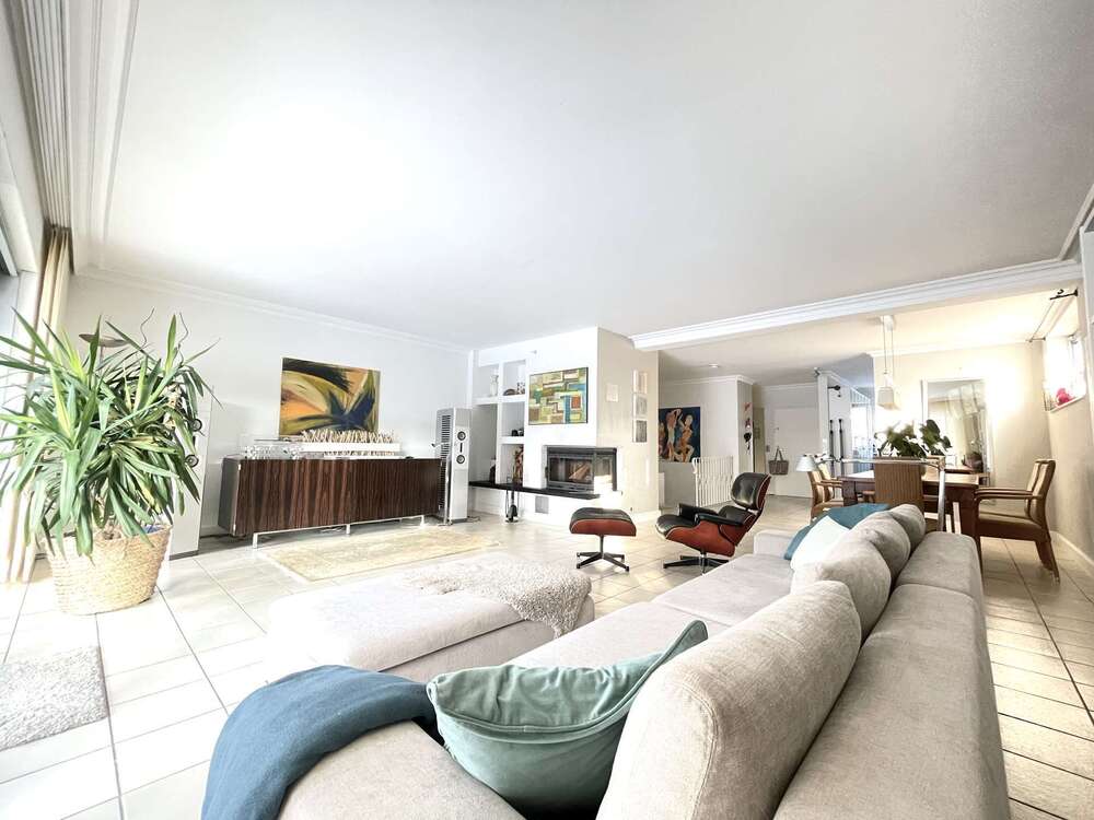 Thumbnail-Haus zum Kaufen in Neu-Isenburg 1.680.000,00 € 435.53 m²