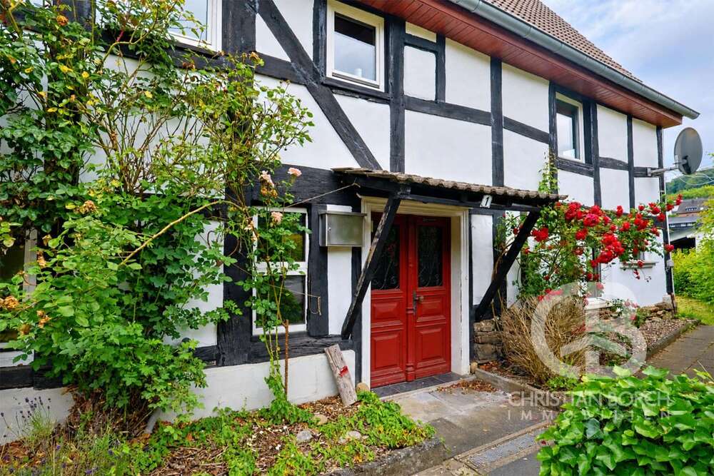 Thumbnail-Haus zum Kaufen in Wiehl-Weiershagen 249.000,00 € 332 m²
