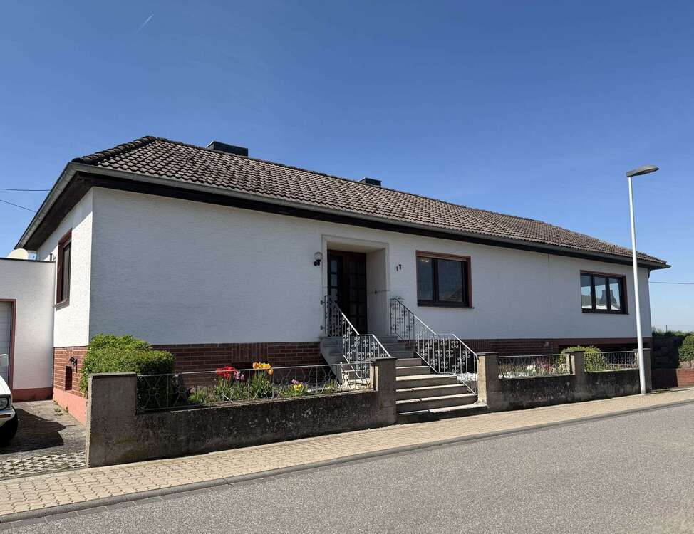 Thumbnail-Haus zum Kaufen in Bad Neuenahr-Ahrweiler Ramersbach 280.000,00 € 135.1 m²