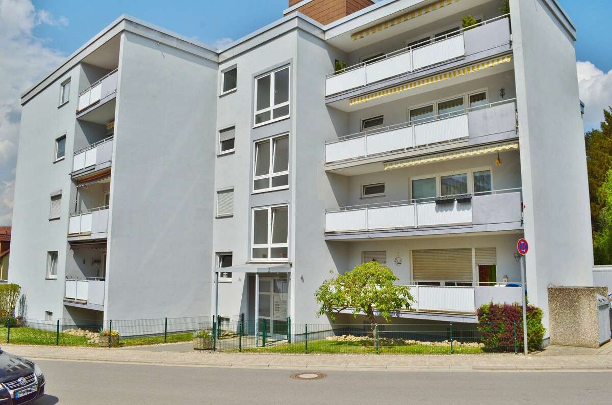 Thumbnail-Wohnung zum Kaufen in Saarbrücken Dudweiler 140.000,00 € 87.22 m²