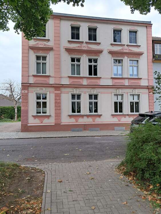 Thumbnail-Wohnung zum Kaufen in Eisenhüttenstadt 185.000,00 € 109 m²