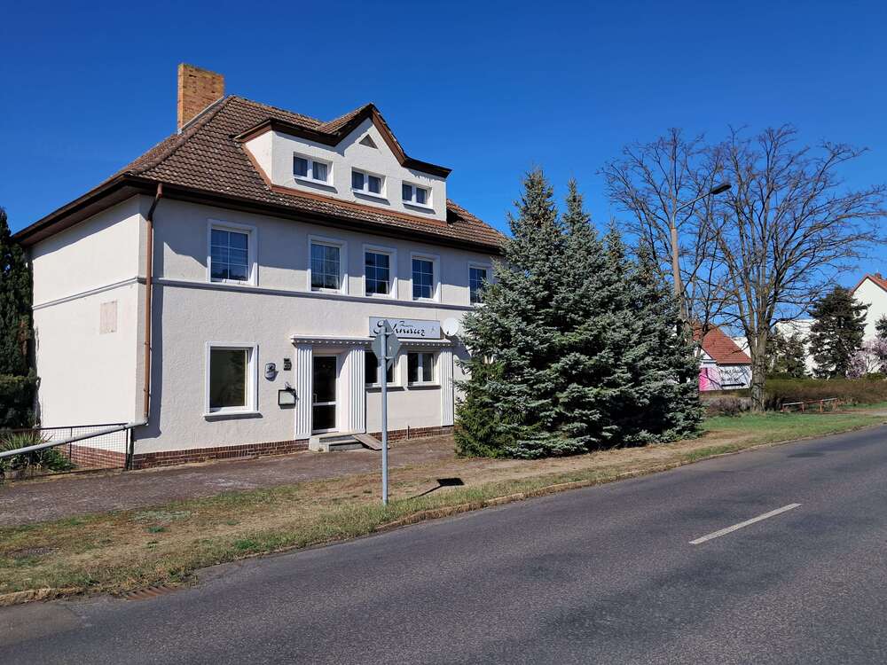 Thumbnail-Haus zum Kaufen in Eisenhüttenstadt 265.000,00 € 254 m²