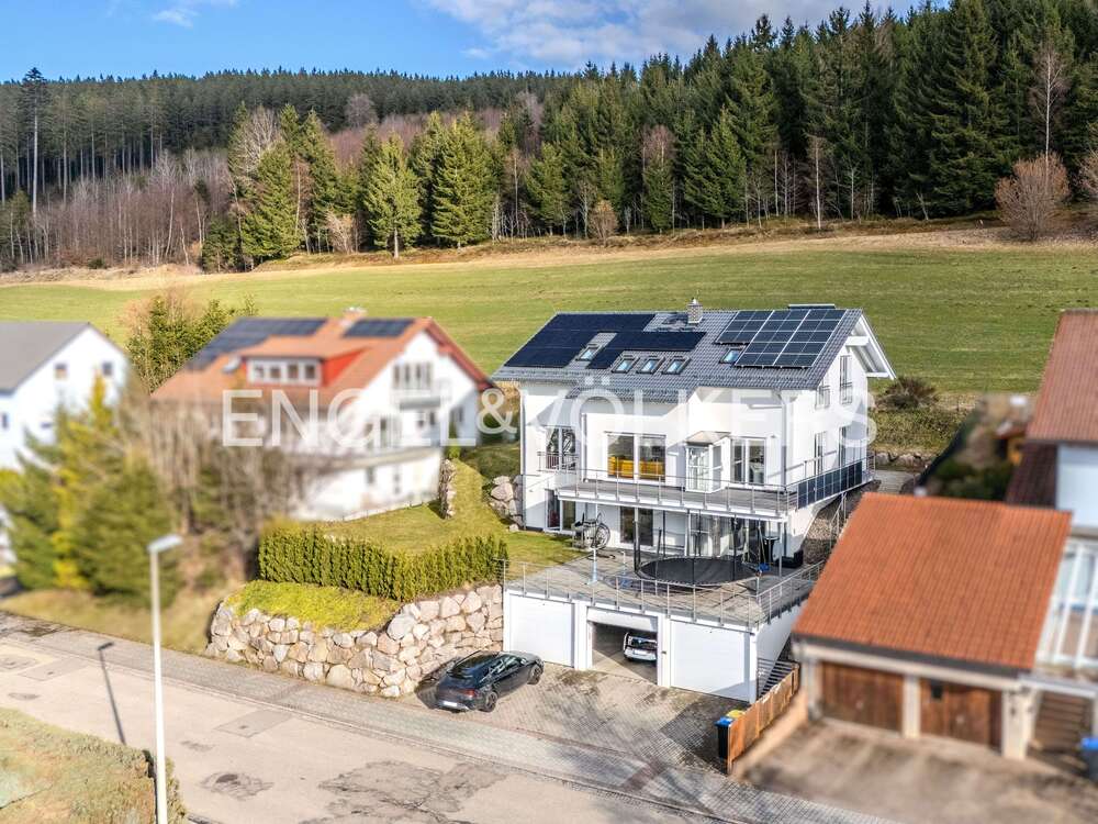 Thumbnail-Haus zum Kaufen in Titisee-Neustadt 890.000,00 € 204 m²