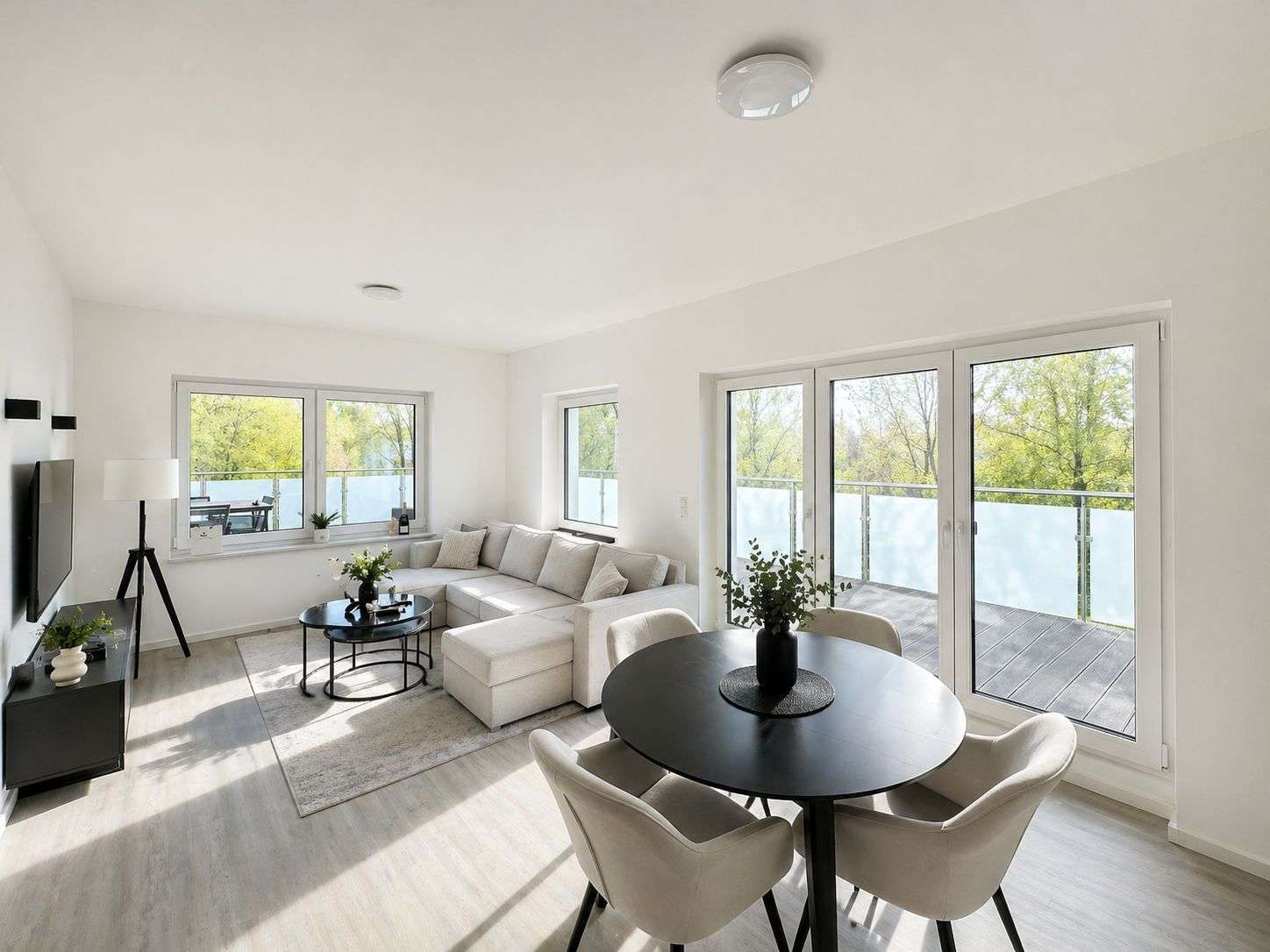 Thumbnail-Wohnung zum Mieten in Oldenburg 1.350,00 € 93.13 m²