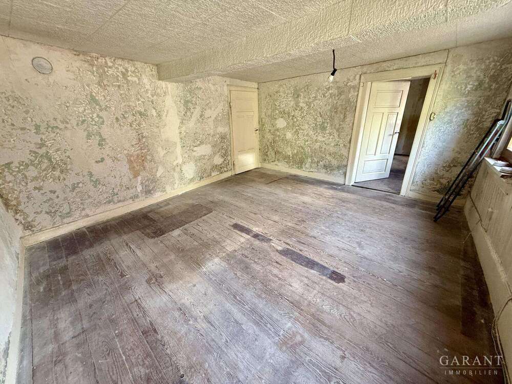 Thumbnail-Haus zum Kaufen in Weikersheim 30.000,00 € 200 m²