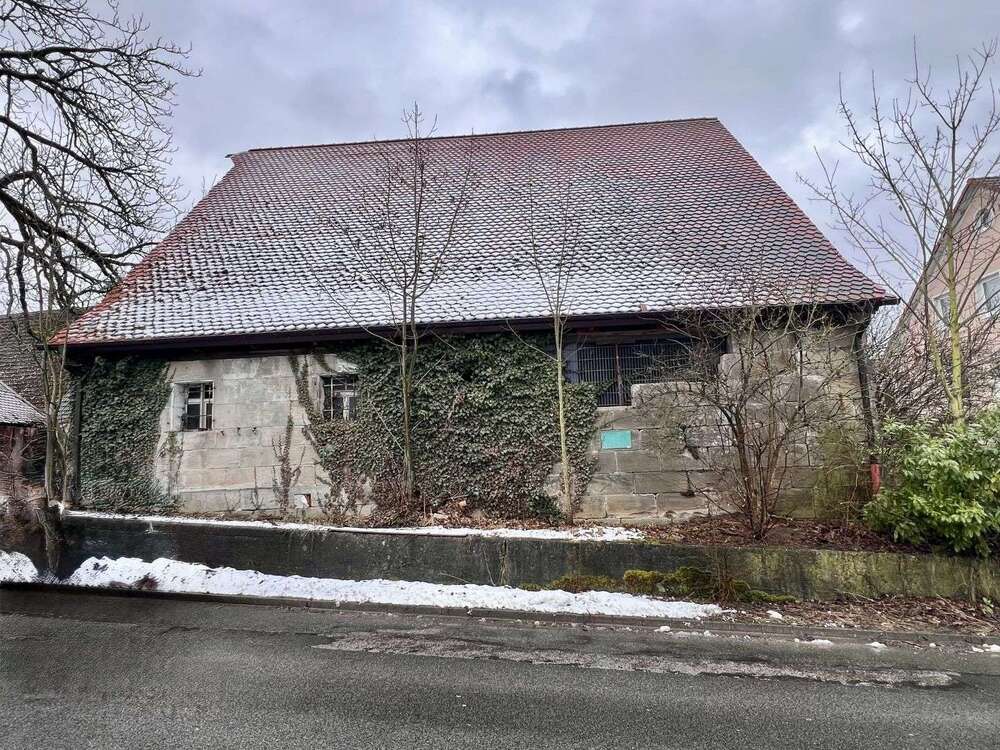 Thumbnail-Haus zum Kaufen in Winkelhaid 130.000,00 € 300 m²