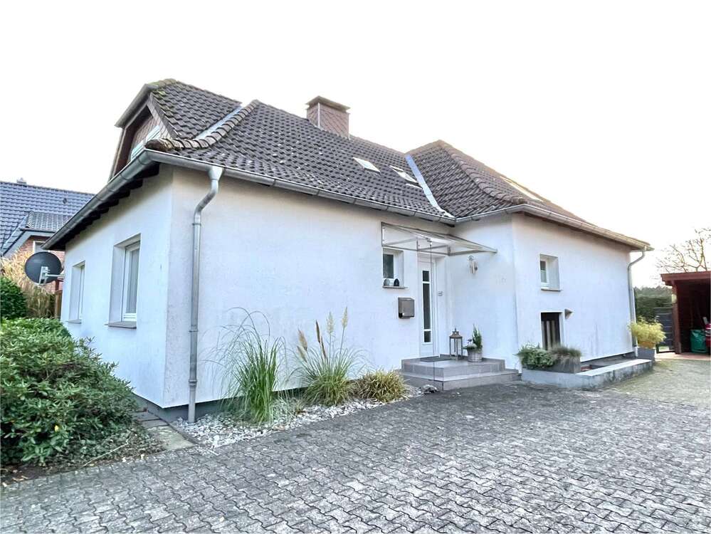 Thumbnail-Haus zum Kaufen in Augustdorf 375.000,00 € 152 m²