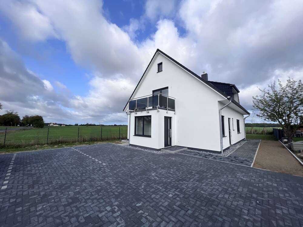 Thumbnail-Haus zum Mieten in Mandelshagen 2.350,00 € 198.15 m²