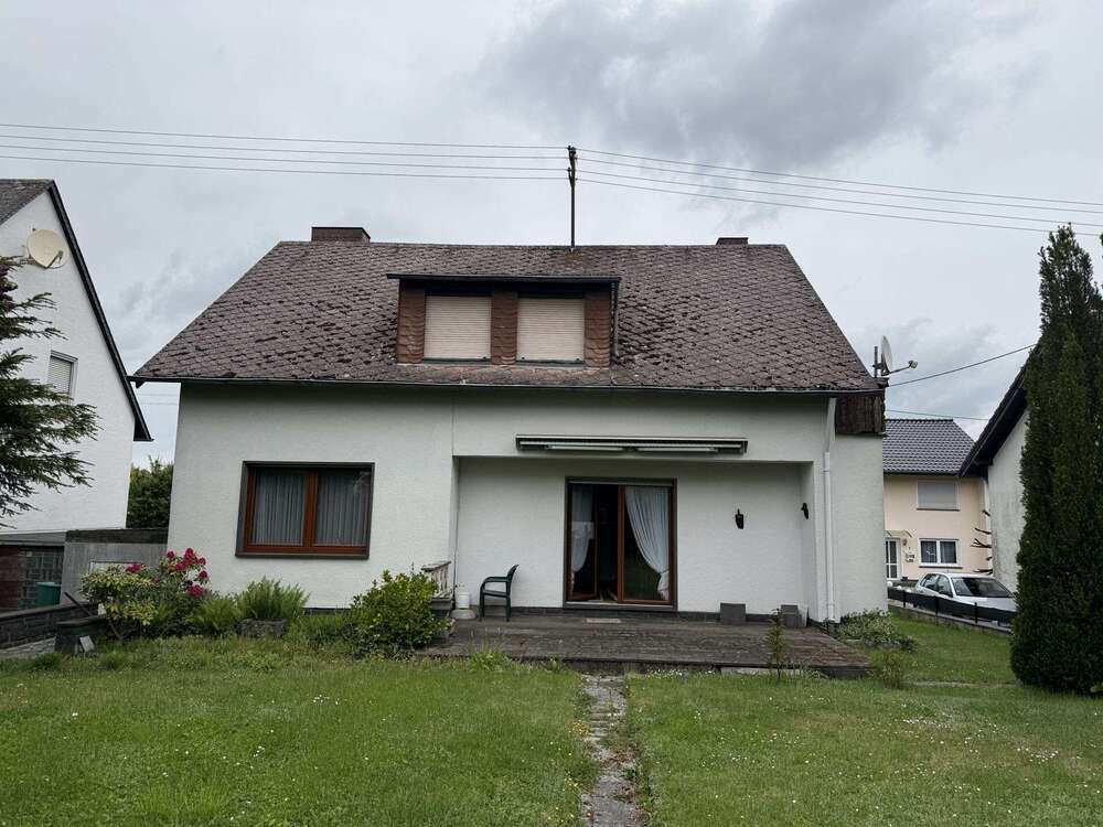Thumbnail-Haus zum Kaufen in Ettringen 219.000,00 € 131 m²
