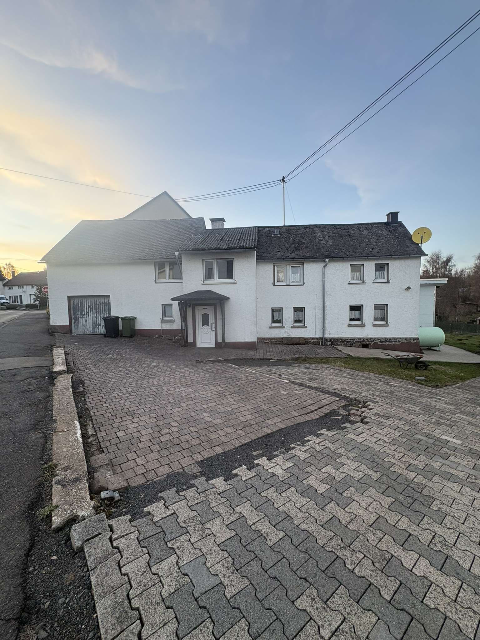 Thumbnail-Haus zum Kaufen in Langenhahn 160.000,00 € 150 m²