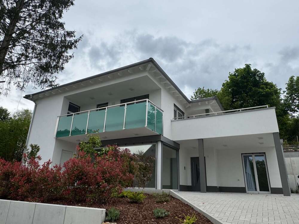 Thumbnail-Haus zum Mieten in Würzburg 3.800,00 € 256 m²
