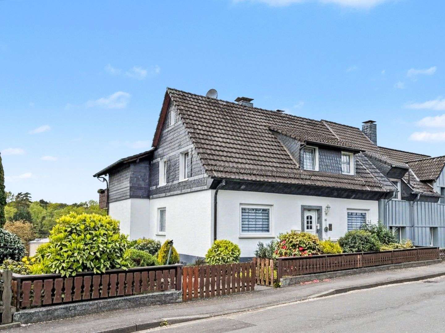 Thumbnail-Haus zum Kaufen in Odenthal 749.000,00 € 242 m²