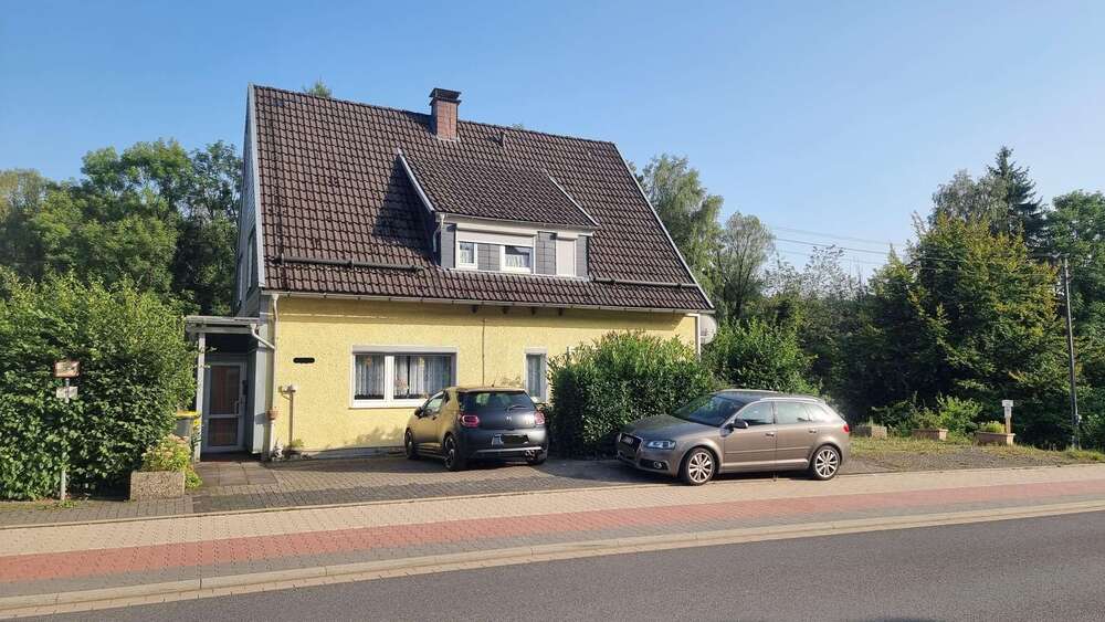 Thumbnail-Haus zum Kaufen in Hilchenbach - Allenbach 230.000,00 € 150.36 m²