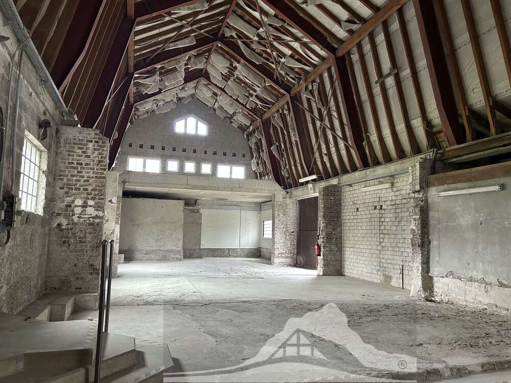 Thumbnail-Halle in Köln 1.100,00 € 273 m²