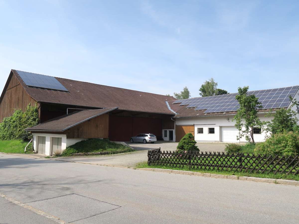 Thumbnail-Haus zum Kaufen in Deggendorf 2.300.000,00 € 200 m²