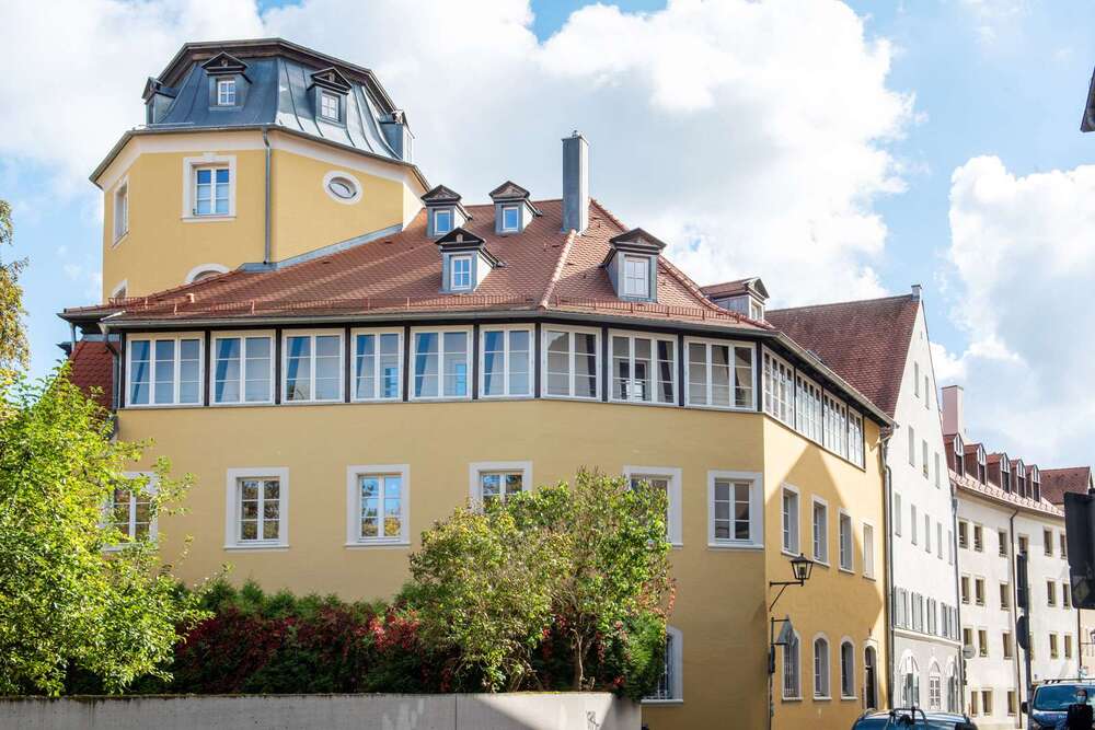 Thumbnail-Wohnung zum Mieten in Regensburg 1.950,00 € 181 m²