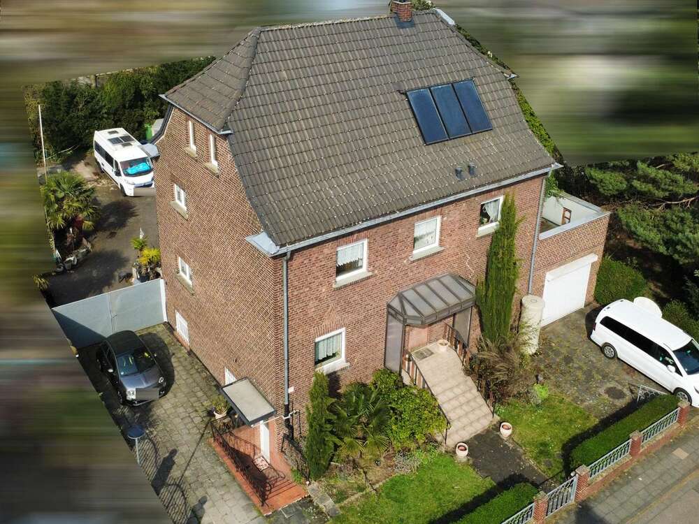 Thumbnail-Haus zum Kaufen in Köln 1.085.000,00 € 310 m²