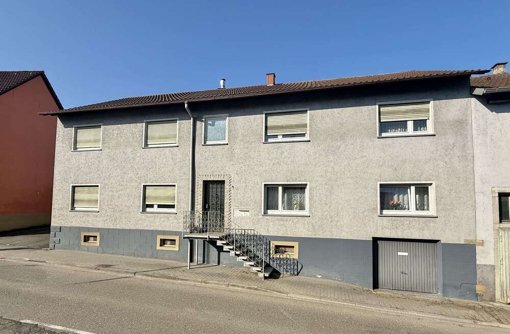 Thumbnail-Haus zum Kaufen in Oberderdingen 349.000,00 € 290 m²