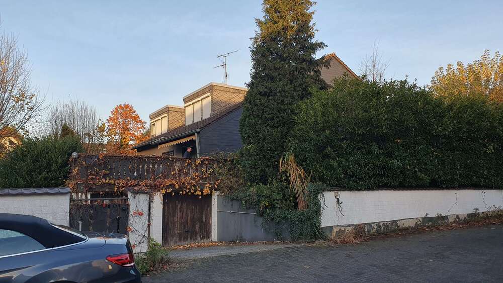 Thumbnail-Haus zum Kaufen in Bergisch Gladbach 590.000,00 € 220 m²