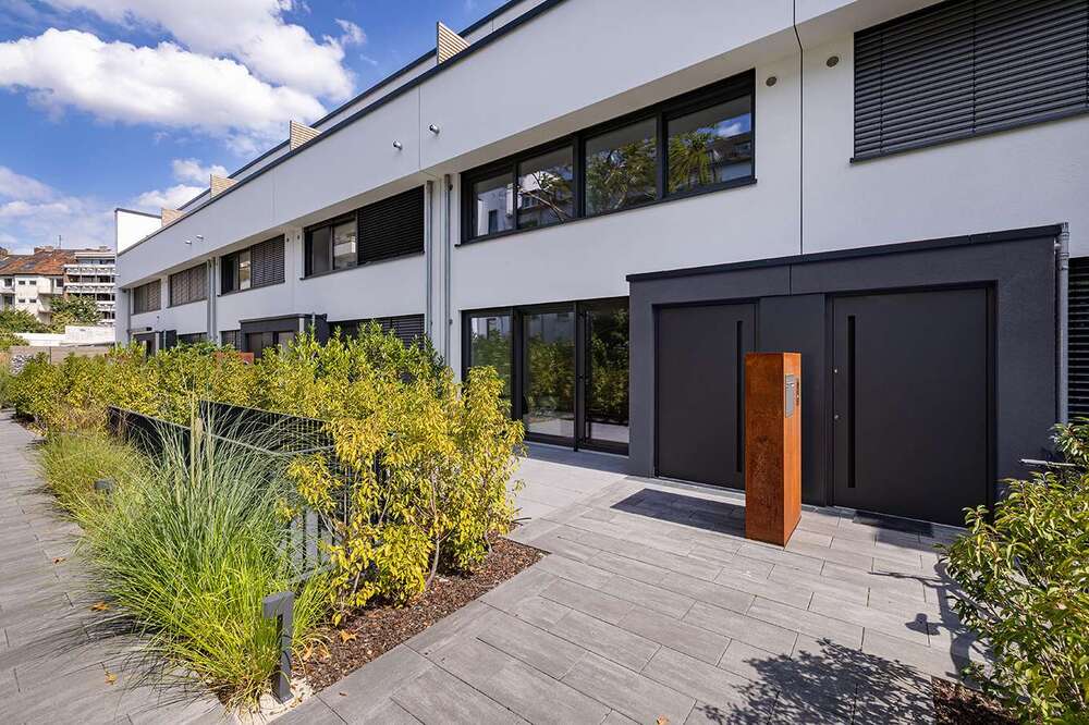 Thumbnail-Haus zum Kaufen in Düsseldorf Düsseltal 1.548.000,00 € 202 m²