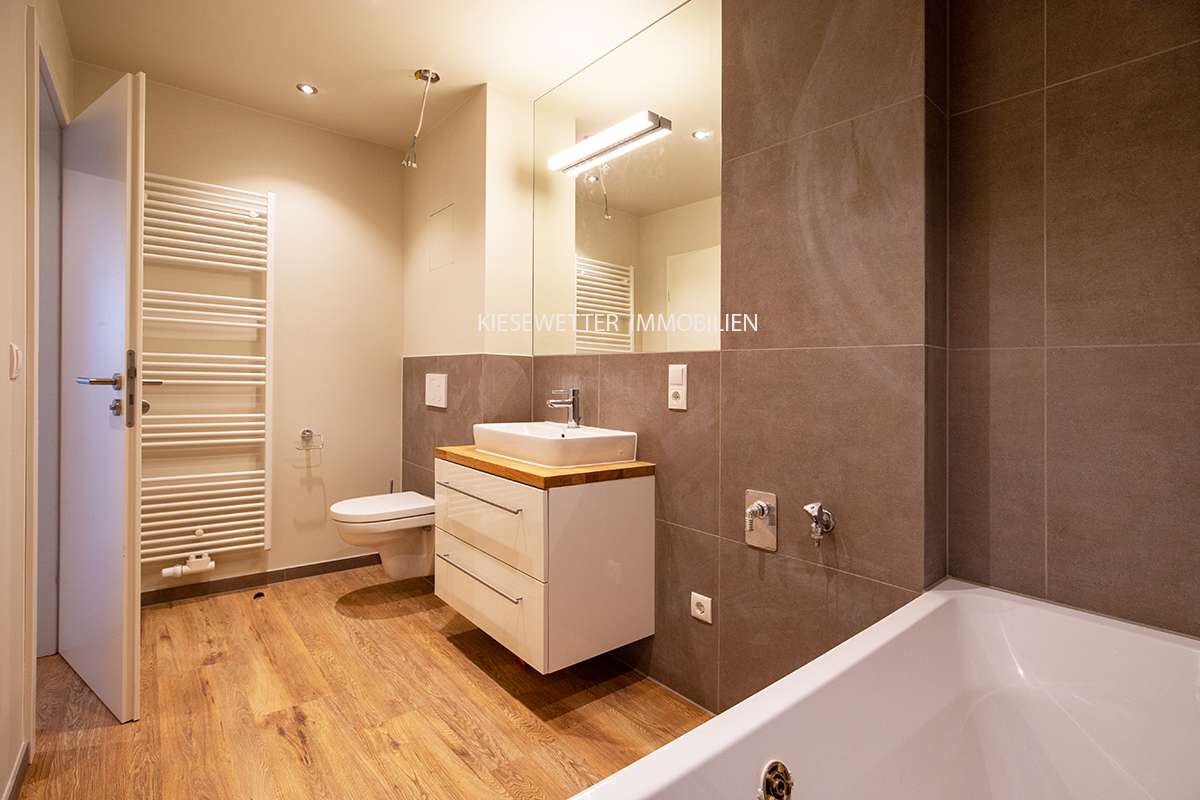 Thumbnail-Wohnung zum Mieten in Zwickau 980,00 € 140 m²