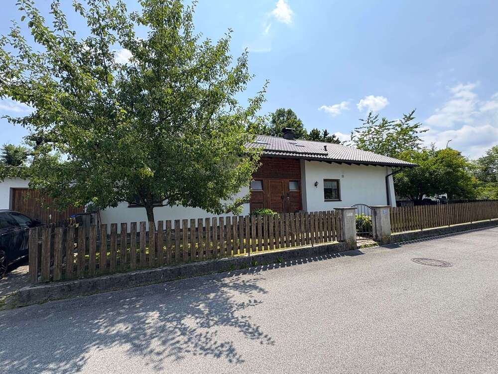 Thumbnail-Haus zum Kaufen in Raubling 995.000,00 € 220 m²