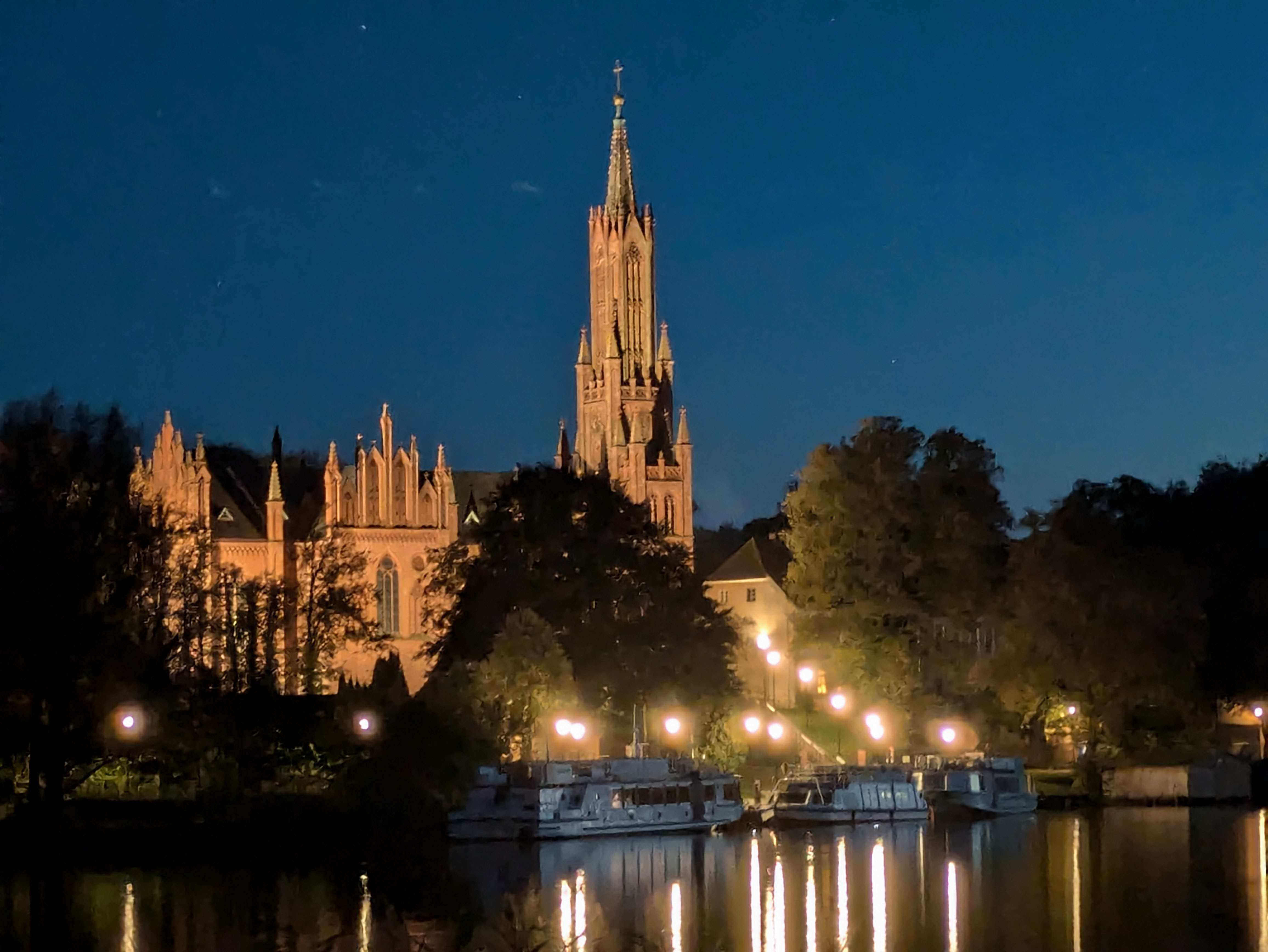 Thumbnail-Wohnung zum Mieten in Malchow 1.250,00 € 200 m²