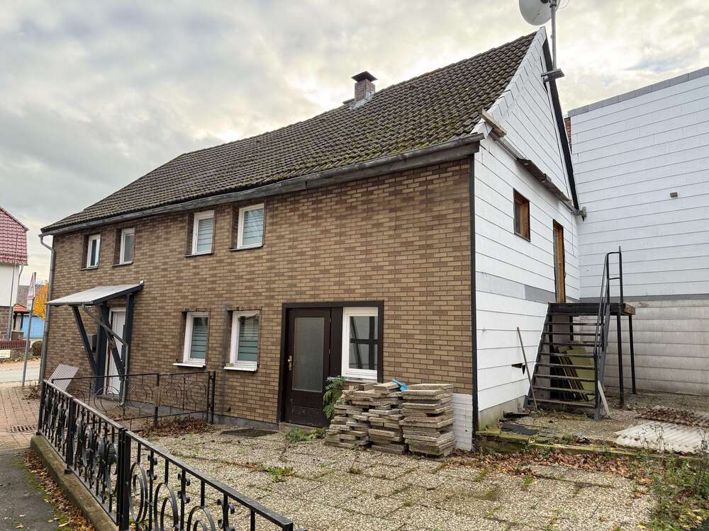 Thumbnail-Haus zum Kaufen in Beverungen 39.000,00 € 120 m²