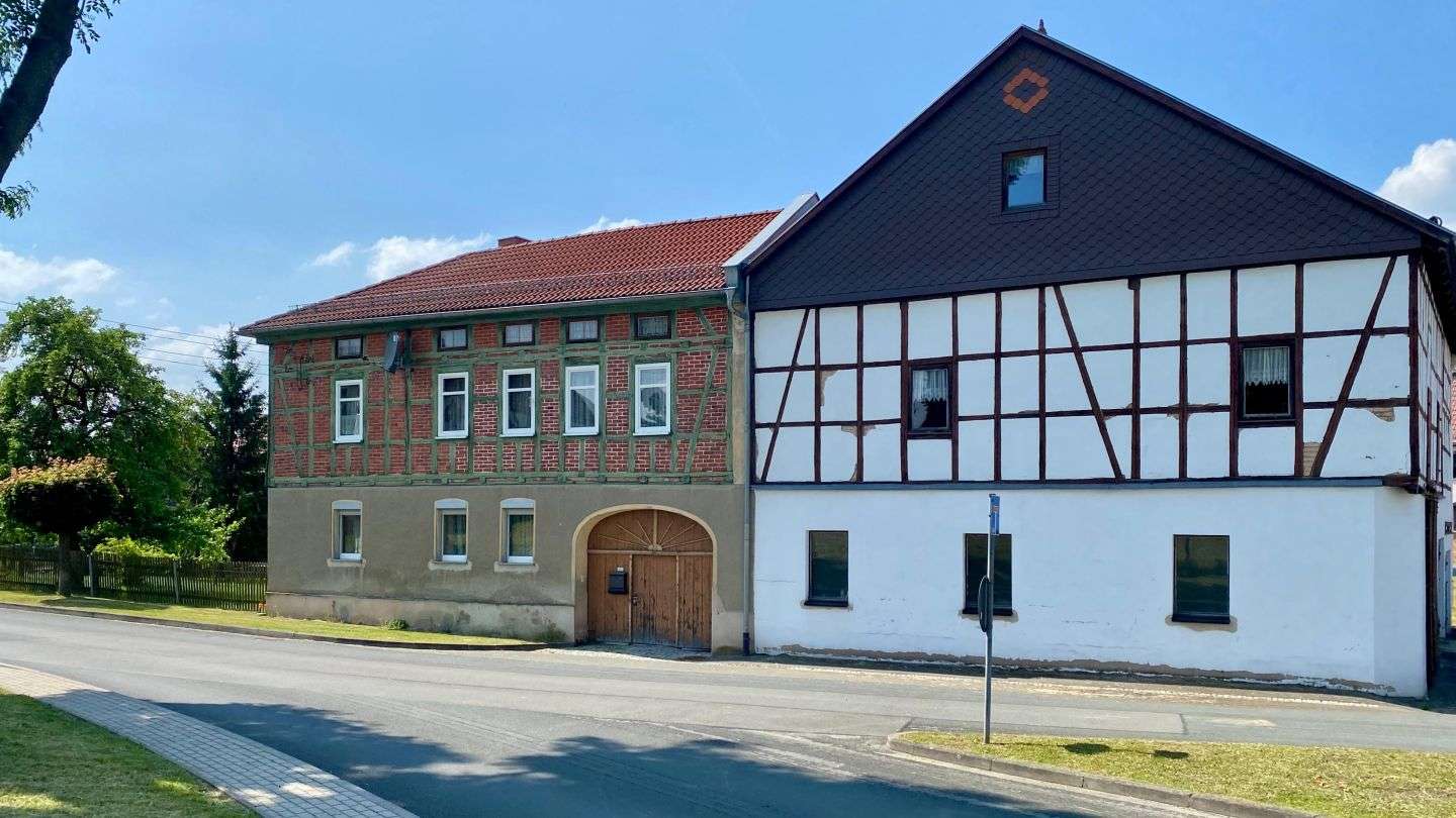 Thumbnail-Haus zum Kaufen in Neustadt an der Orla 93.800,00 € 148 m²