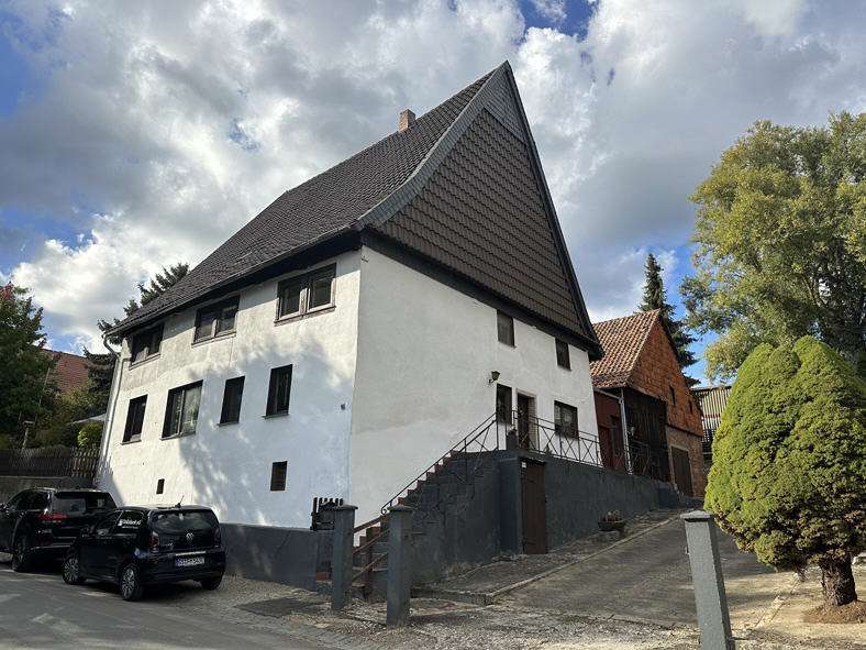 Thumbnail-Haus zum Kaufen in Einbeck-Opperhausen 93.000,00 € 180 m²