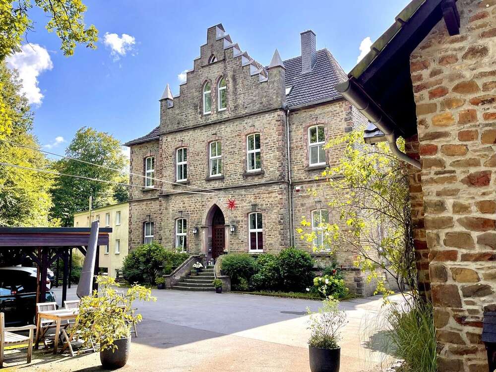 Thumbnail-Wohnung zum Kaufen in Wuppertal 550.000,00 € 190 m²