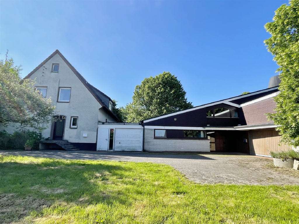 Thumbnail-Haus zum Kaufen in Lage 360.000,00 € 445.9 m²