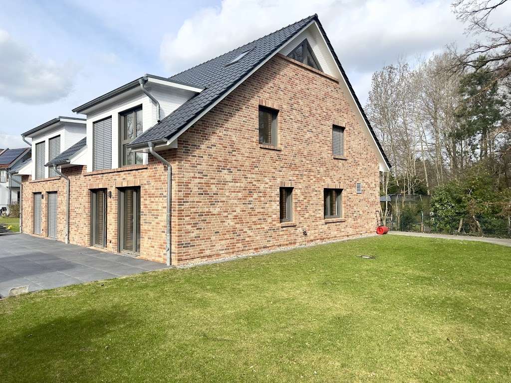 Thumbnail-Haus zum Mieten in Hamburg 3.200,00 € 179 m²