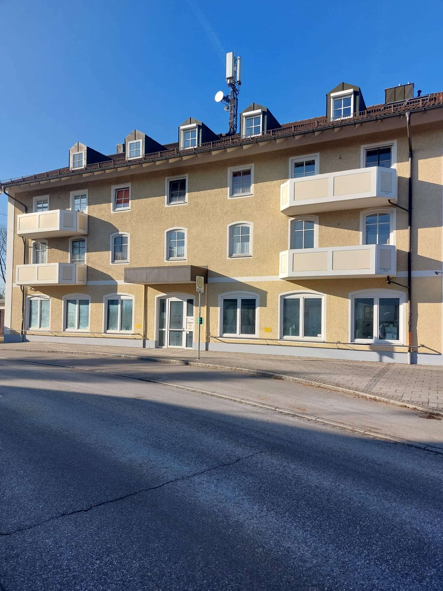 Thumbnail-Wohnung zum Kaufen in Großkarolinenfeld 214.000,00 € 58 m²