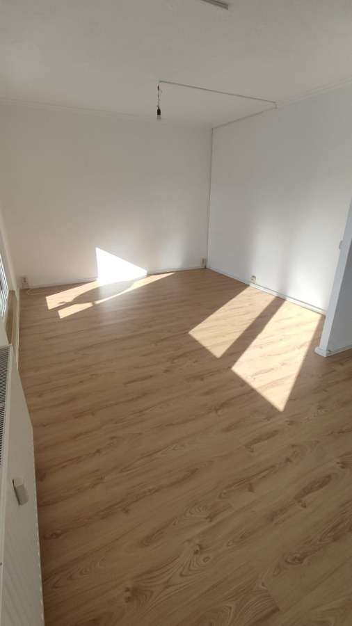 Thumbnail-Wohnung zum Mieten in Halle 342,00 € 56.02 m²