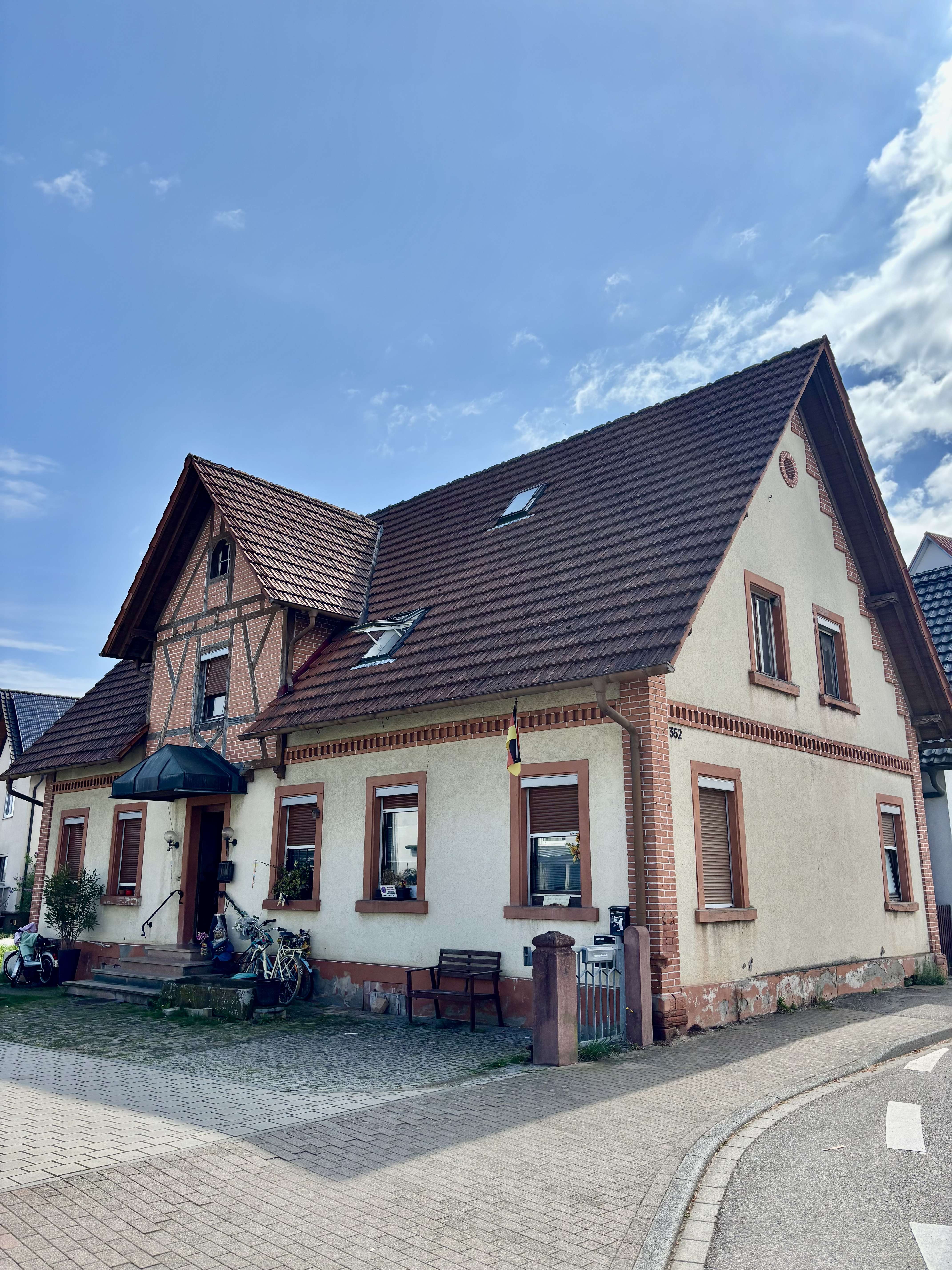 Thumbnail-Haus zum Kaufen in Offenburg 260.000,00 € 185 m²