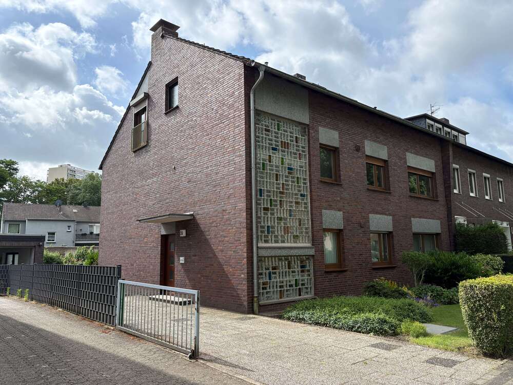 Thumbnail-Haus zum Kaufen in Duisburg 318.000,00 € 226 m²