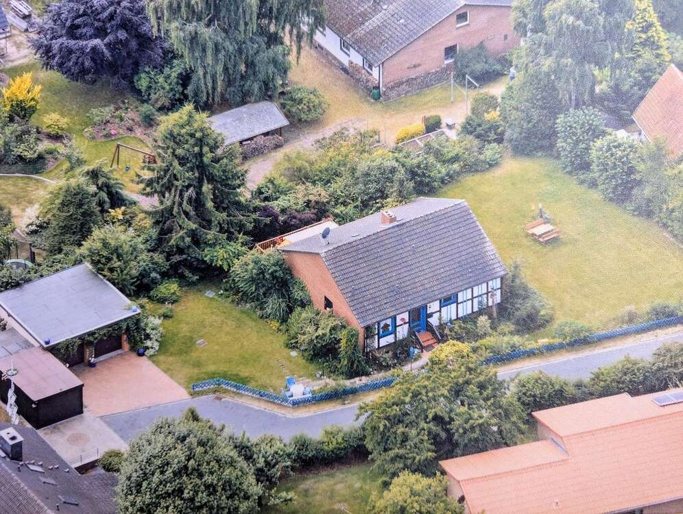 Thumbnail-Haus zum Kaufen in Celle 205.000,00 € 106 m²