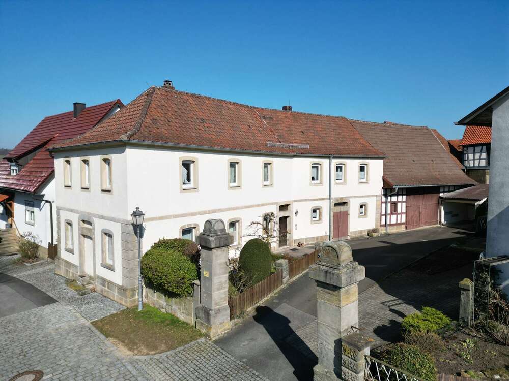 Thumbnail-Haus zum Kaufen in Untermerzbach 225.000,00 € 210 m²