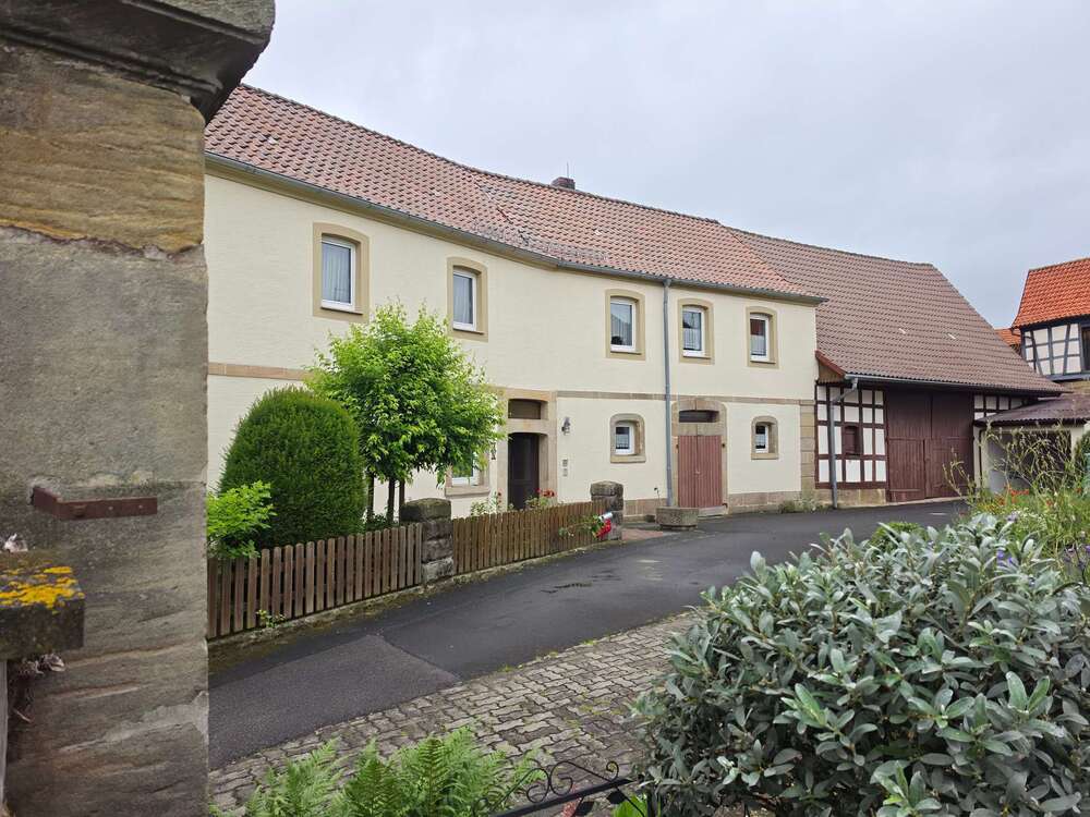Thumbnail-Haus zum Kaufen in Untermerzbach 225.000,00 € 210 m²