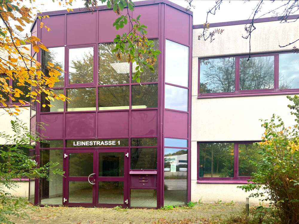 Thumbnail-Büro in Neumünster 2.365,00 € 380 m²