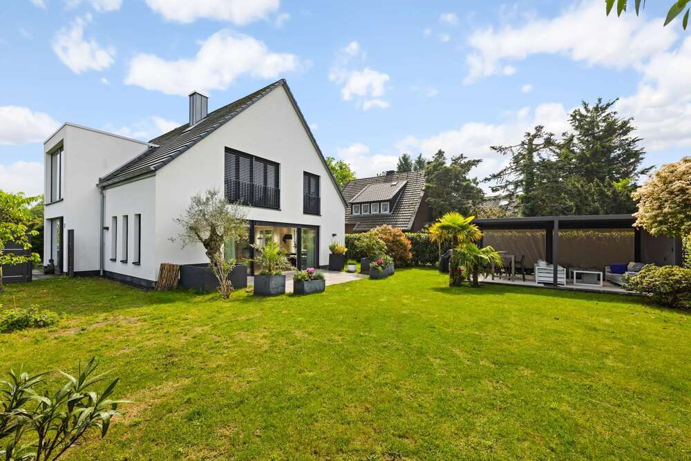 Thumbnail-Haus zum Kaufen in Neuss 1.590.000,00 € 236 m²